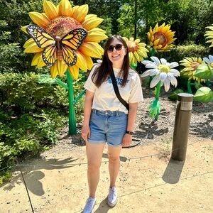 Meet your Posher, Elizabeth